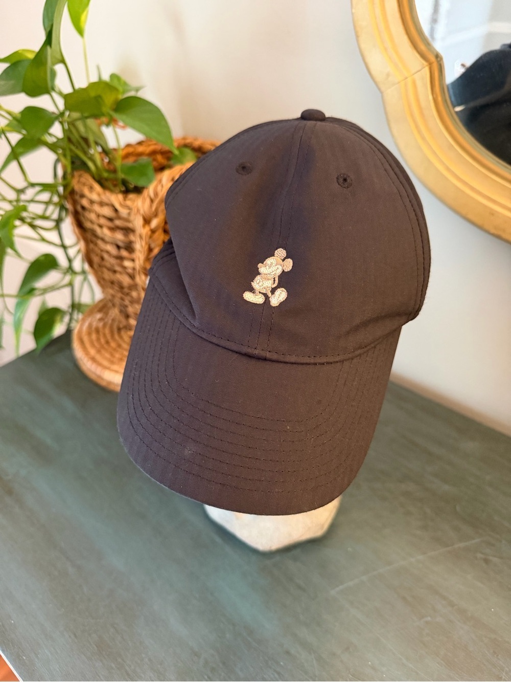 Disney Nike collab black hat. Adjustable strap.